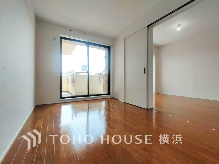 家族一人ひとりの大切なプライベート空間。趣味・感性で自由に演出できるよう、シンプルに仕上げた空間。暮らし心地を大きく左右する収納を、適材適所に配置し、使い勝手にも考慮しました。