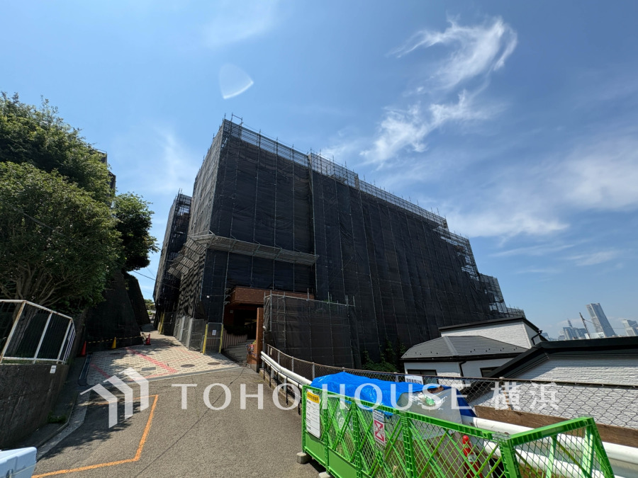 表現された空間は豊かな光と風を纏い、暮らしの時間を豊かにしてくれます。デザインされた空間と競い合うかのような充実した建物設備も家族の時間を彩ってくれることでしょう。（2026年6月撮影）