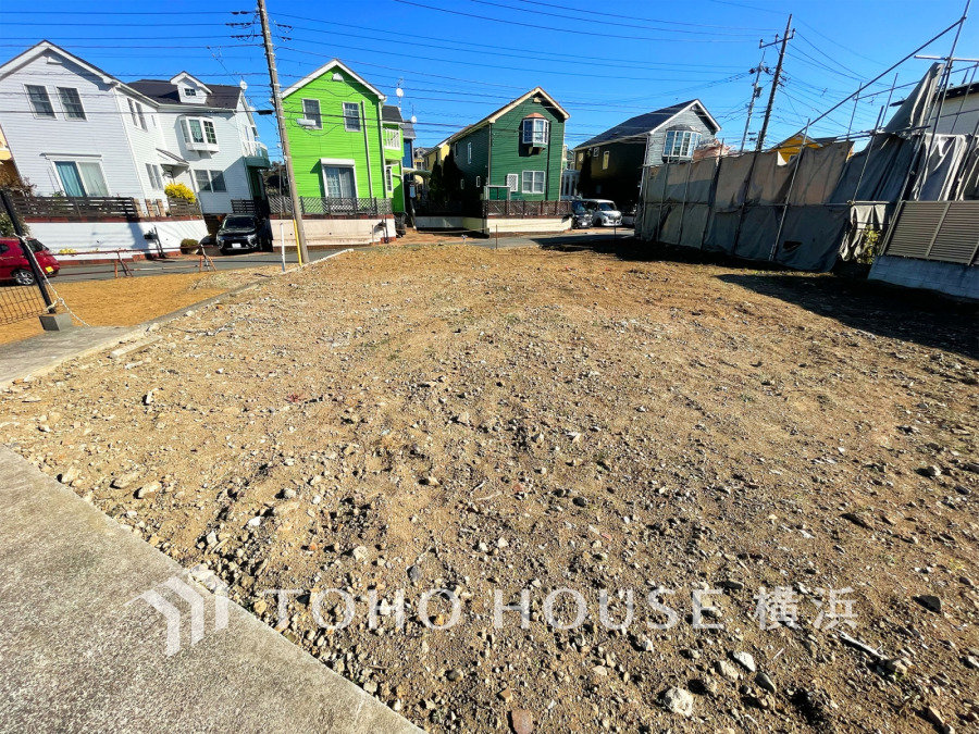 豊かな自然の残る穏やかな住宅地。周辺に高い建物もないので陽当たり良好です。
