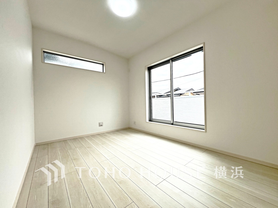 1日の疲れを癒し、心地よく寛げるようゆったりとした広さを確保しています。プライベートタイムをより優雅に穏やかに…。落ち着いた雰囲気を紡ぎます。