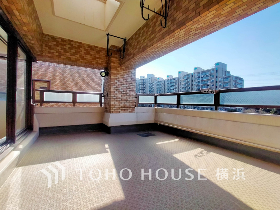 LDKから繋がる陽だまりのバルコニー空間はアウトドアリビングとして。