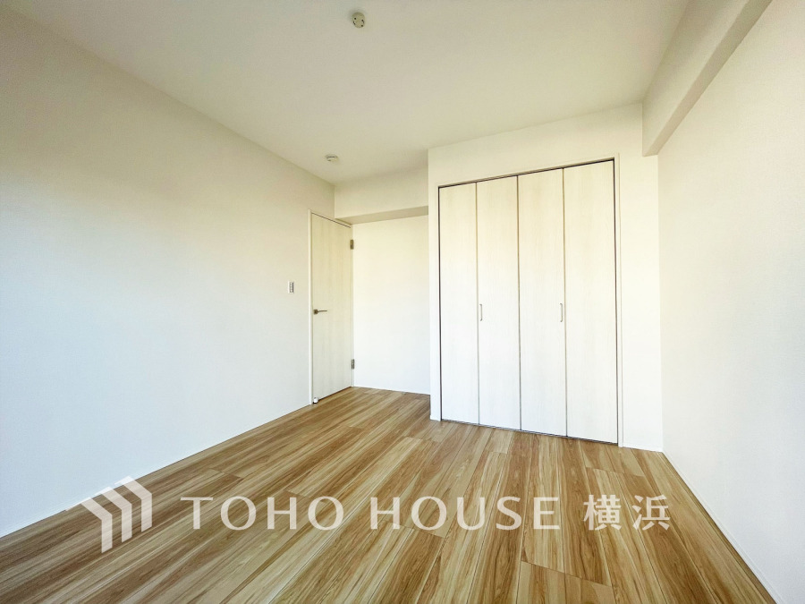 過ぎ行く時間をゆったりと感じることができる落ちついたプライベートルーム。リビングで楽しく過ごした後はゆっくり寛ぎの時間を満喫できます。静かな環境でリラックスタイムを愉しんで。