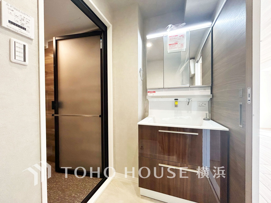 一日の始まりと終わりを心地よく演出してくれる、多彩な機能が備えられたパウダールーム。心地よいリフレッシュ空間です。