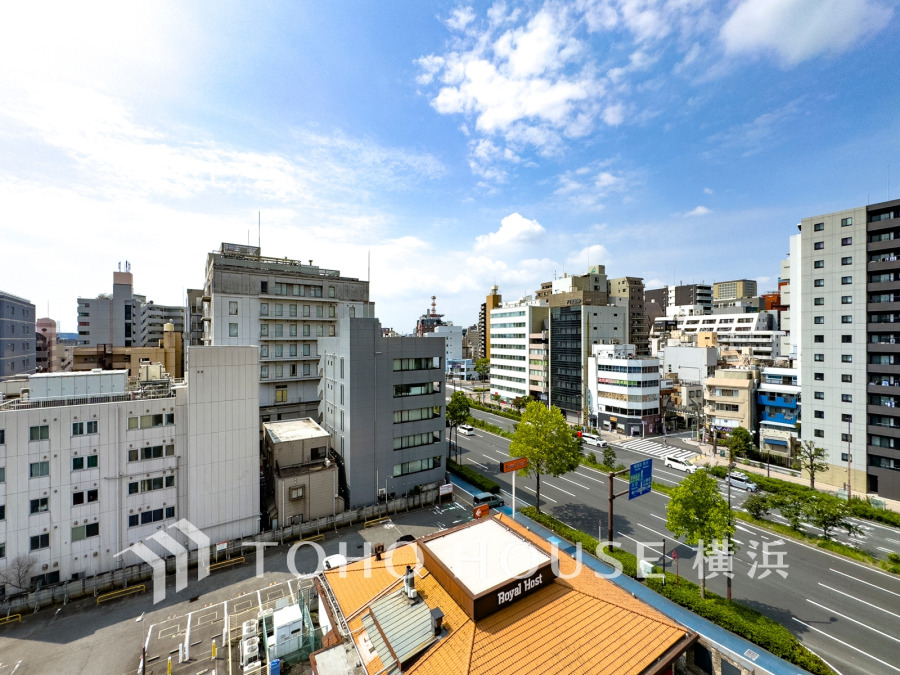 開放感があり、遮るものもなく気持ちのいい景色が広がります。お部屋にも爽やかな風と暖かく柔らかな日差しが差し込み、毎日の暮らしを豊かに彩ります。