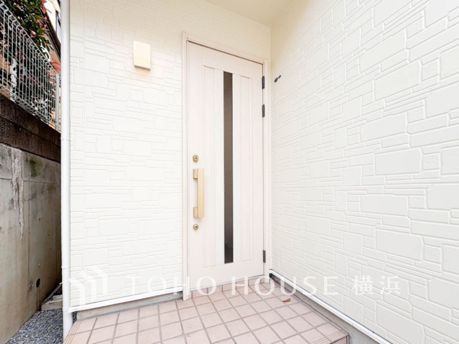 居住者の帰り、訪れる方を優しく迎え、やすらぎに満ちた生活空間を予感させる。健やかな暮らしを楽しめそう。