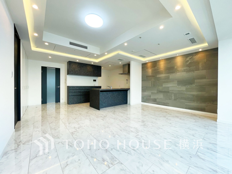 太陽の恵みを受けた明るい空間。吹きぬける風を感じながら爽やかで風通しの良い暮らしが叶います。
