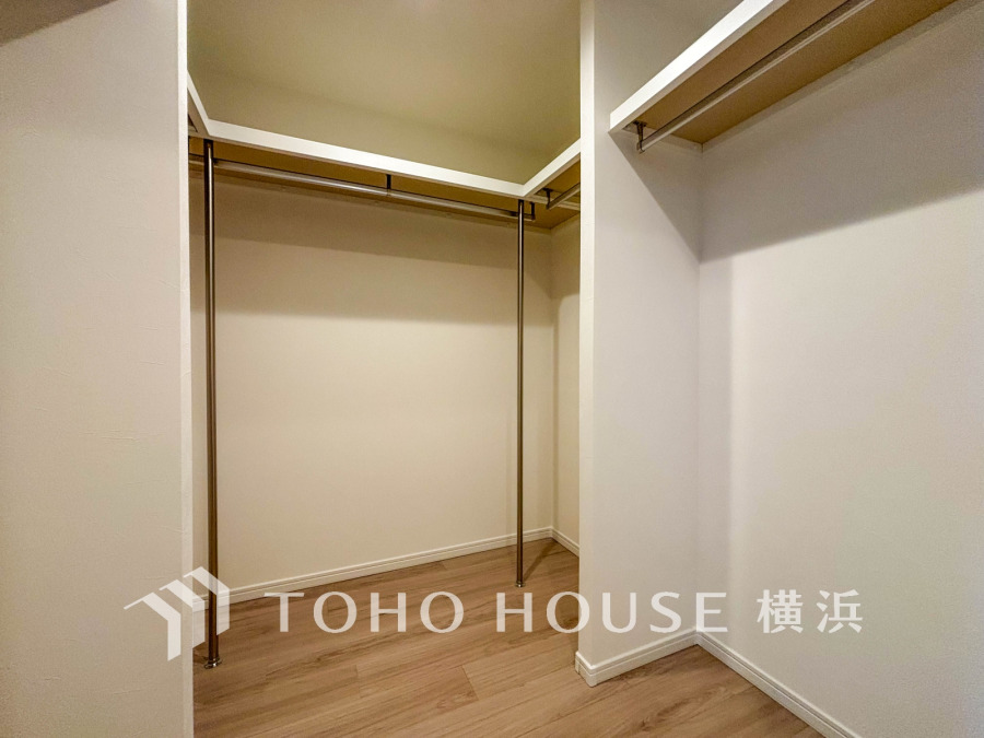 お客様の求める本当の“住み心地”とは何なのか。そのための一手間一工夫を惜しみません。街並みや周辺の環境に呼応しながら、美しく、そして毎日の暮らしを考慮した機能性の高い住まい。