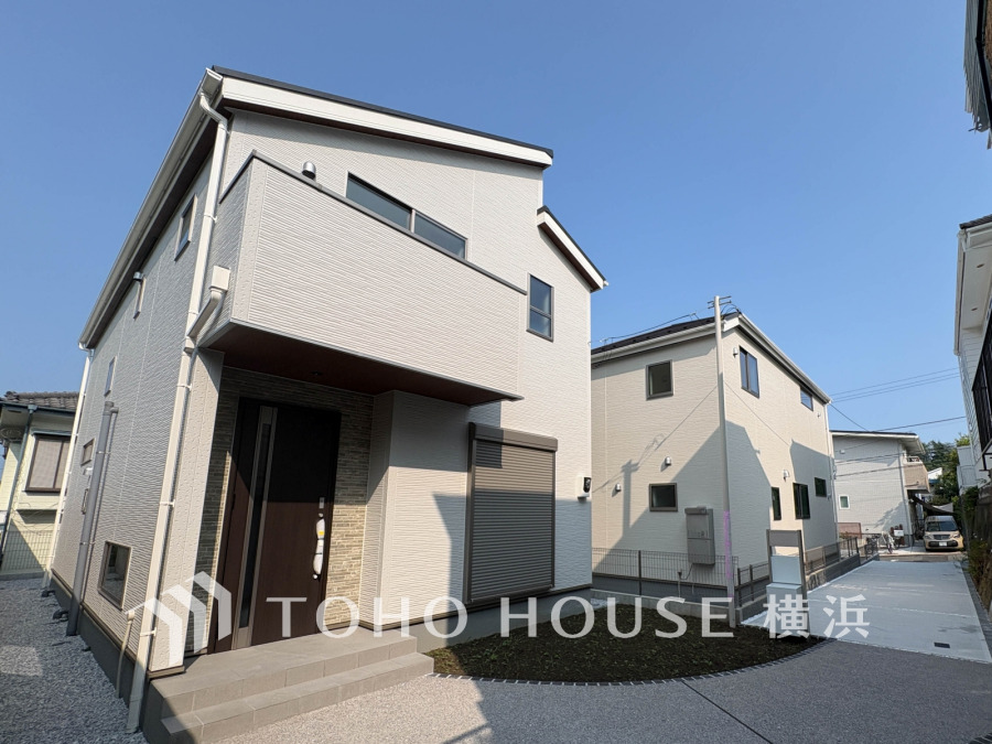 爽やかな青空の下に贅沢なほどに降り注ぐ陽光、豊かな居住性と、クオリティが見事に調和した住空間は、住まうことの喜びを感じさせてくれます。