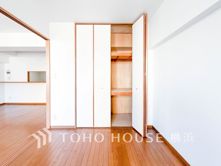 リビングに隣接した洋室は、引き戸を開け放してLDK空間を共有しながら開放的に使うこともできます。
