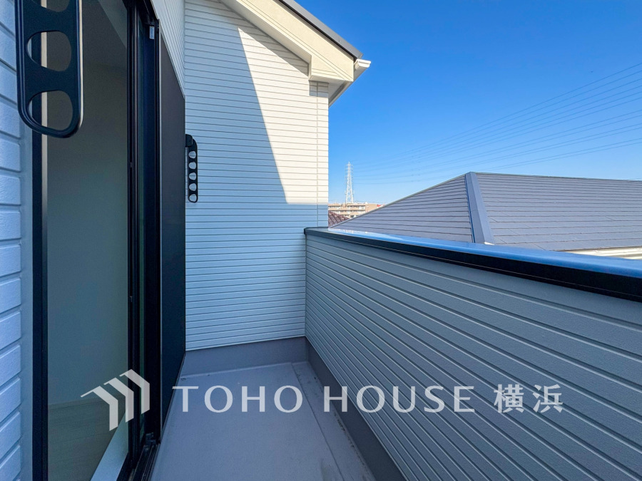 太陽に愛された邸は、陽当り・通風に優れた魅力的で快適さを追求した邸宅でした。ここに住むからこそ意味がある。