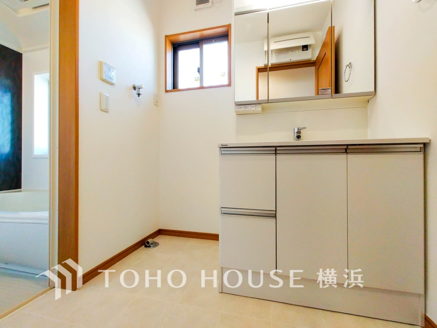 一日の始まりと終わりを心地よく演出してくれる、多彩な機能が備えられたパウダールーム。心地よいリフレッシュ空間です。