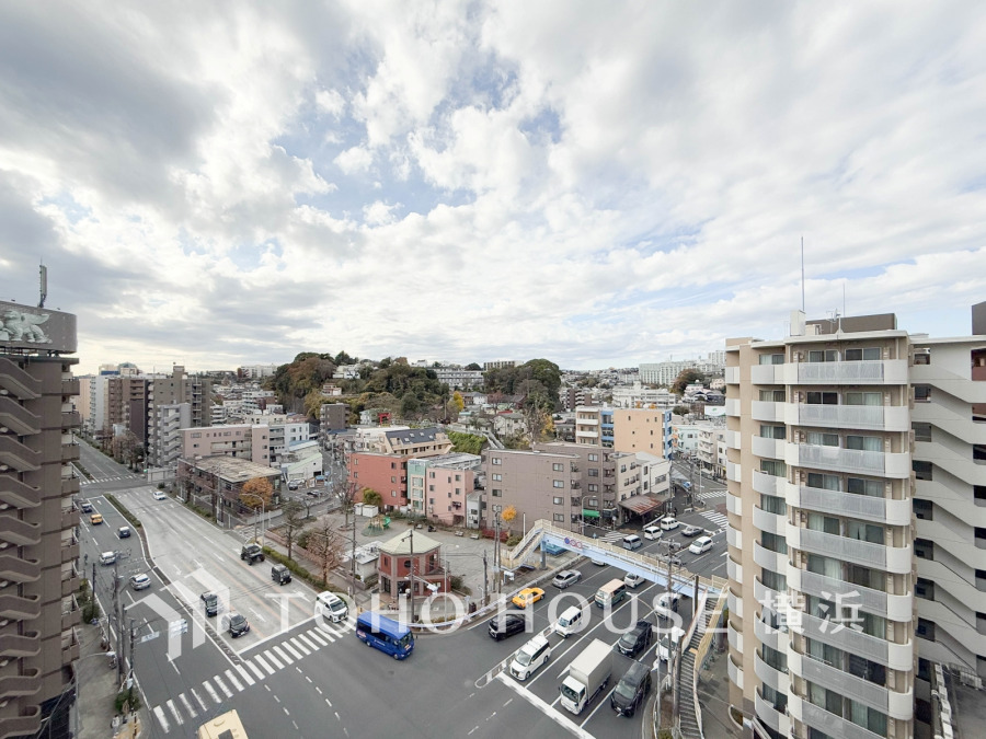 この開放感ある眺望と共に閑静な住宅街の季節感を演出する四季折々の変化を楽しめる心地よい場所となることでしょう。