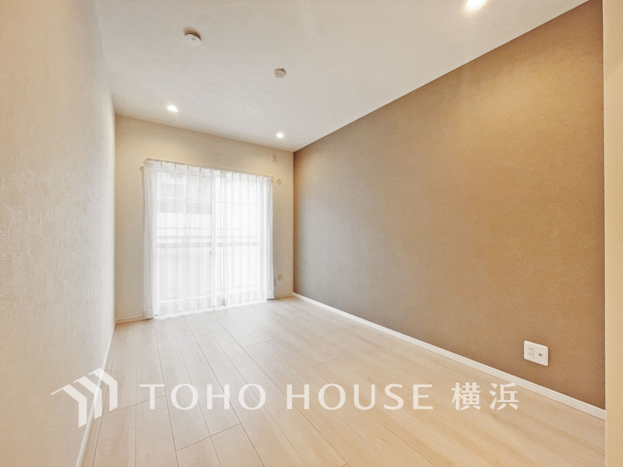 1日の疲れを癒し、心地よく寛げるようゆったりとした広さを確保しています。プライベートタイムをより優雅に穏やかに…。落ち着いた雰囲気を紡ぎます。