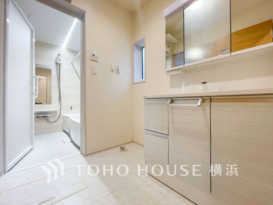 一日の始まりと終わりを心地よく演出してくれる、多彩な機能が備えられたパウダールーム。心地よいリフレッシュ空間です。