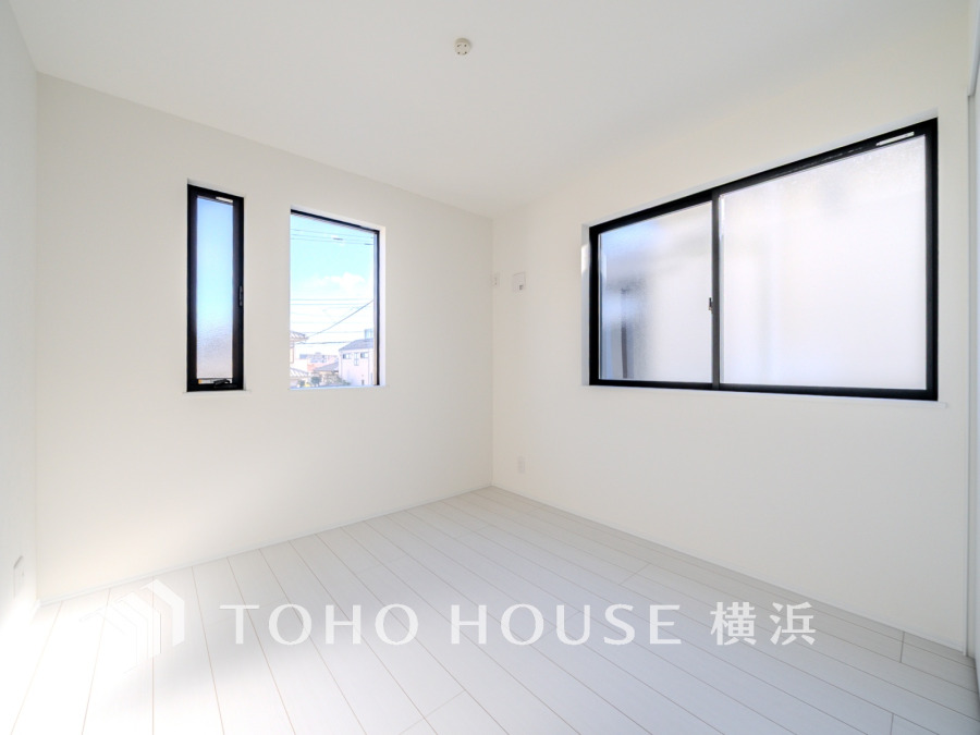 お子様のスタディ空間として、あるいは書斎やホビールームとして生活スタイルに合わせて使えるプライベートルーム。お好みのインテリアでお気に入りの空間に仕上げてください。