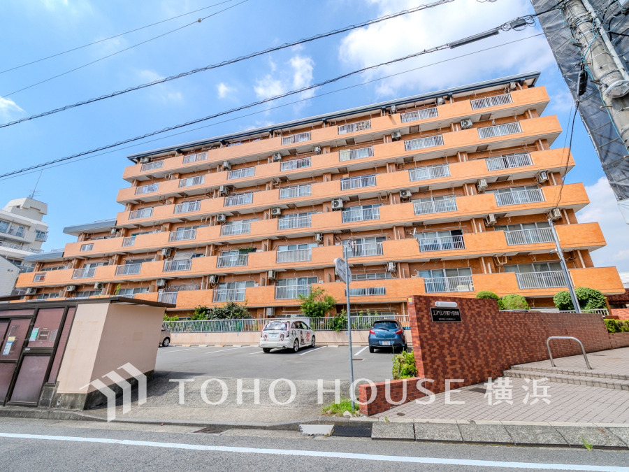 駅やお買物、教育施設が徒歩圏に揃う便利な住環境で暮らしやすい立地です。
