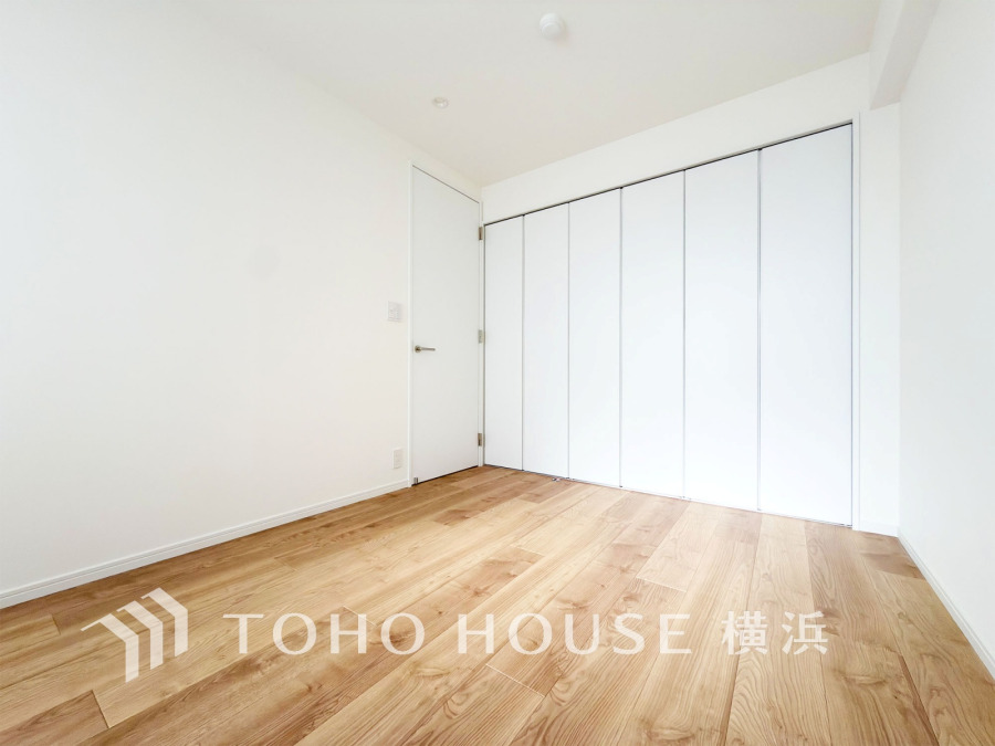 家族一人ひとりの大切なプライベート空間。趣味・感性で自由に演出できるよう、シンプルに仕上げた空間。暮らし心地を大きく左右する収納を、適材適所に配置し、使い勝手にも考慮しました。