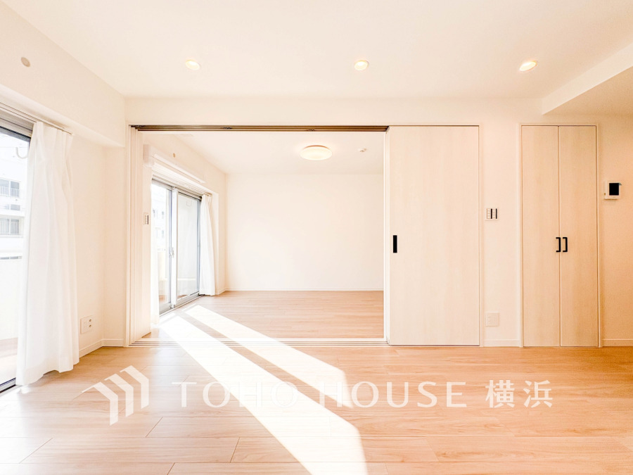 太陽の恵みを受けた明るい空間。吹きぬける風を感じながら爽やかで風通しの良い暮らしが叶います。
