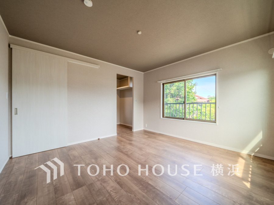 穏やかな寛ぎを届ける上質仕様のゆとりあるお部屋。自分時間を充実させながら心豊かにできるプライベート空間。