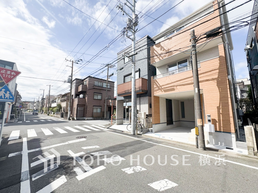 単に見た目や質感の良さだけではなく、建物の基礎や構造といった、目には見えにくい部分にもこだわります。住まいの本質の部分から、住み心地や安全性を見つめ直しました。