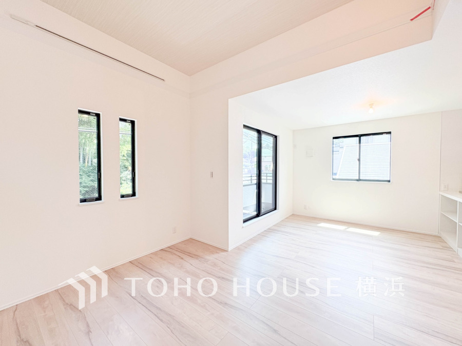 一日の中で多くの時間を過ごすことになる住まいだからこそ、いつも穏やかな空間であるように心掛けています。構成する建材などへの配慮が、住まう方の健康を守ります。