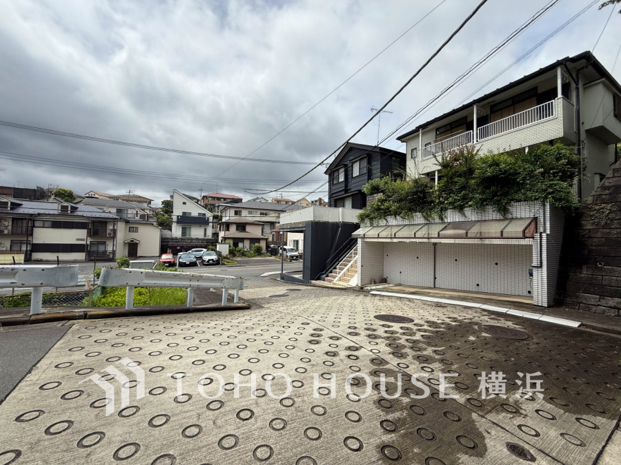 街に溶け合う美しい景観を生み出しているにも関わらず、採光や風通しを考えて設計された間取り。外観だけでなく、そこに住まうご家族の心地よさが最優先されますように。 