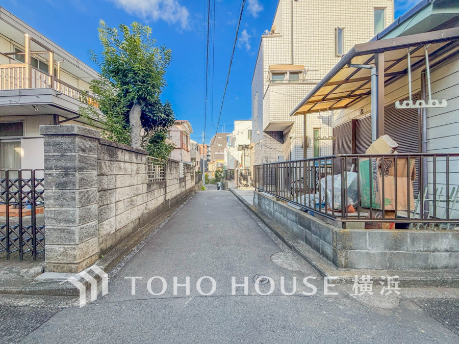 家の良し悪しだけでなく周辺環境も重要なポイント。それは月日が経つ事で「近くにあるもの」から「家の財産」へとイメージが変わってくる事を身体が理解しているからだと思います。（2025年11月）