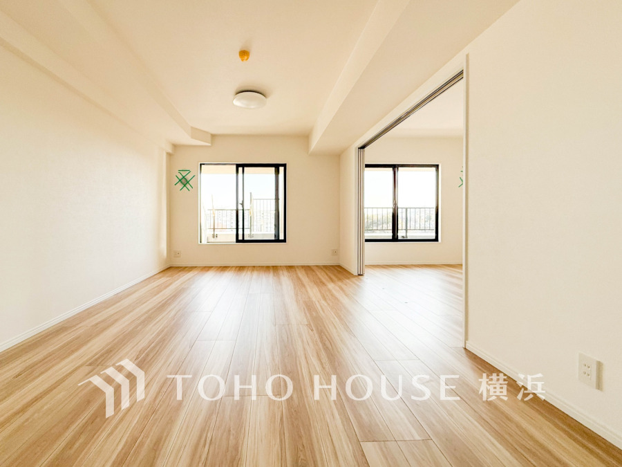 上質な時間を育む暮らしのメインステージ。寛ぎとコミュニケーションを育む居心地のよい場所。ここで楽しむ家族の時間が絆をより深めてくれそうです。