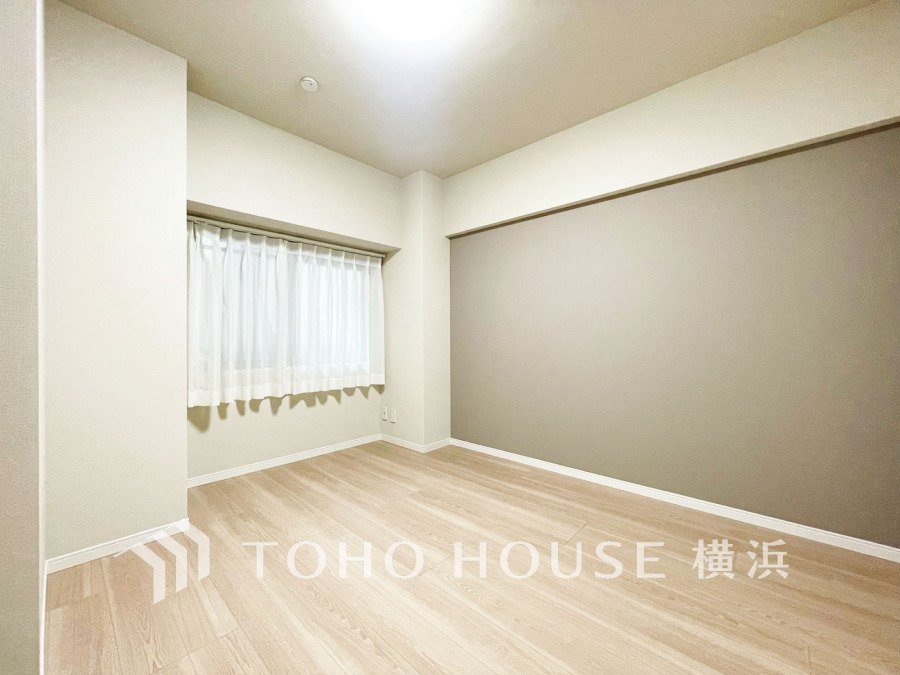 カラークロスがアクセントカラーとなったスタイリッシュな空間を演出。