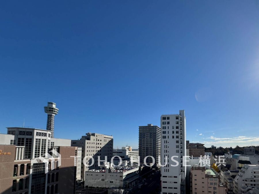 手を伸ばせば、ふれることが出来そうな環境が、そのままインテリアになったような開放的な空間。