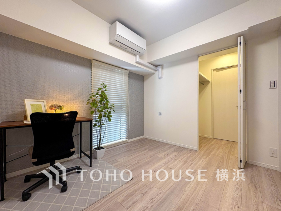 8.3帖のお部屋には大型のウォークインクローゼットを完備。