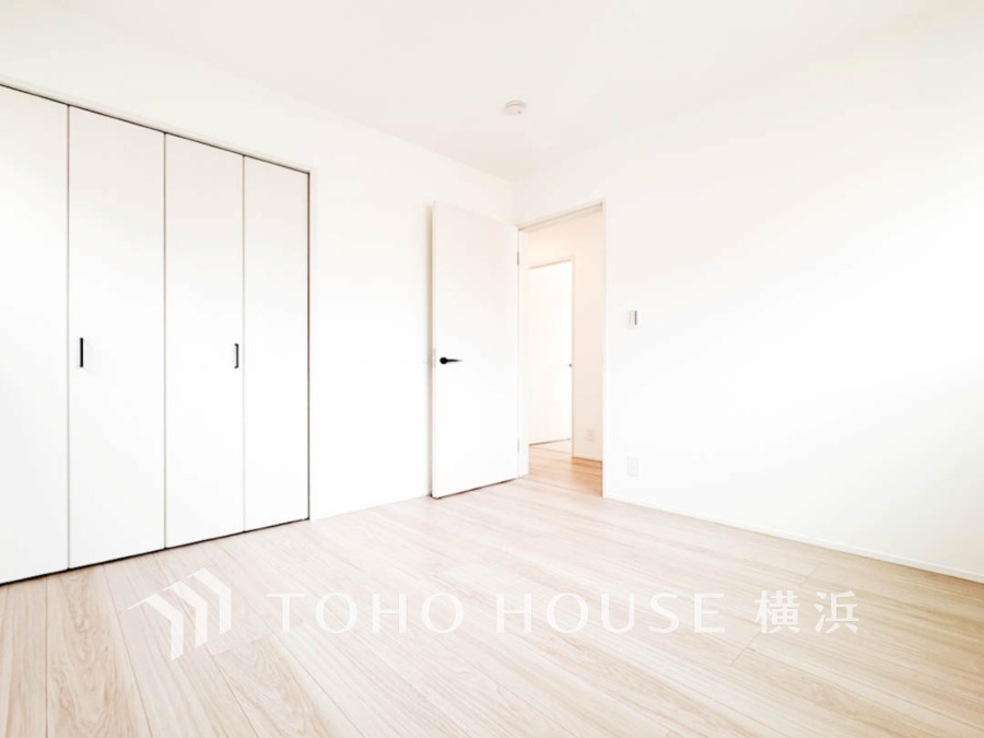 1日の疲れを癒し、心地よく寛げるようゆったりとした広さを確保しています。プライベートタイムをより優雅に穏やかに…。落ち着いた雰囲気を紡ぎます。