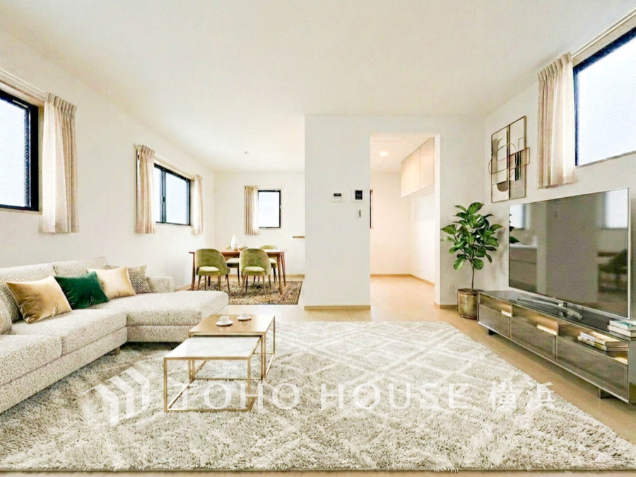 家族みんなが爽やかに健やかに過ごせるように、溢れる光をたっぷり取り込んだリビングダイニング。（家具・装飾品はAI加工です）