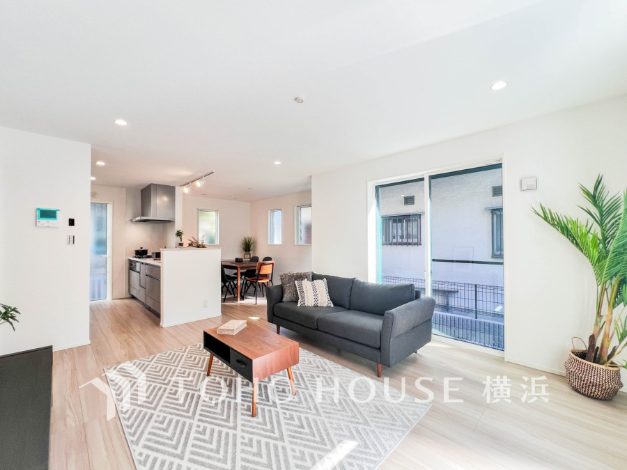 一日の中で多くの時間を過ごすことになる住まいだからこそ、いつも穏やかな空間であるように心掛けています。構成する建材などへの配慮が、住まう方の健康を守ります。