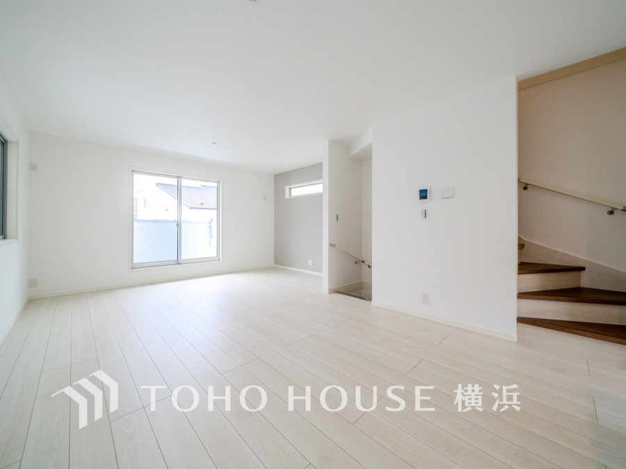 豊かな光が照らすこの場所は、たわいもない会話を楽しみ、ゆったりとした時間を過ごす場所。この場所から、家族の記憶が紡がれるでしょう。