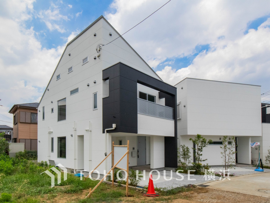 爽やかな青空の下に贅沢なほどに降り注ぐ陽光、豊かな居住性と、クオリティが見事に調和した住空間は、住まうことの喜びを感じさせてくれます