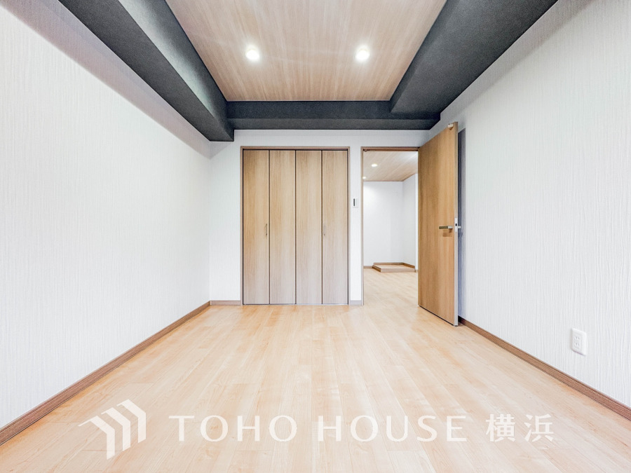 ゆとりと収納を確保した洋室。自分時間を充実させながら心豊かなひとときを過ごすための大切な空間です。
