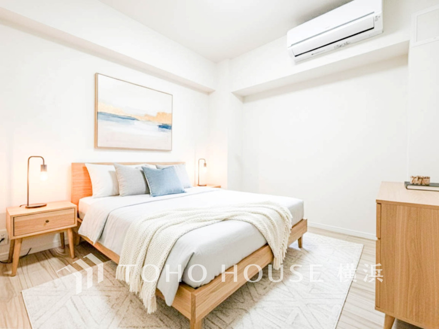 感性を育むプライベートルームはシンプルでスマートな空間。好みの空間で読書をしたり、音楽を聞いたりと一人の時間も充実したものにできます。（家具はAI加工です）