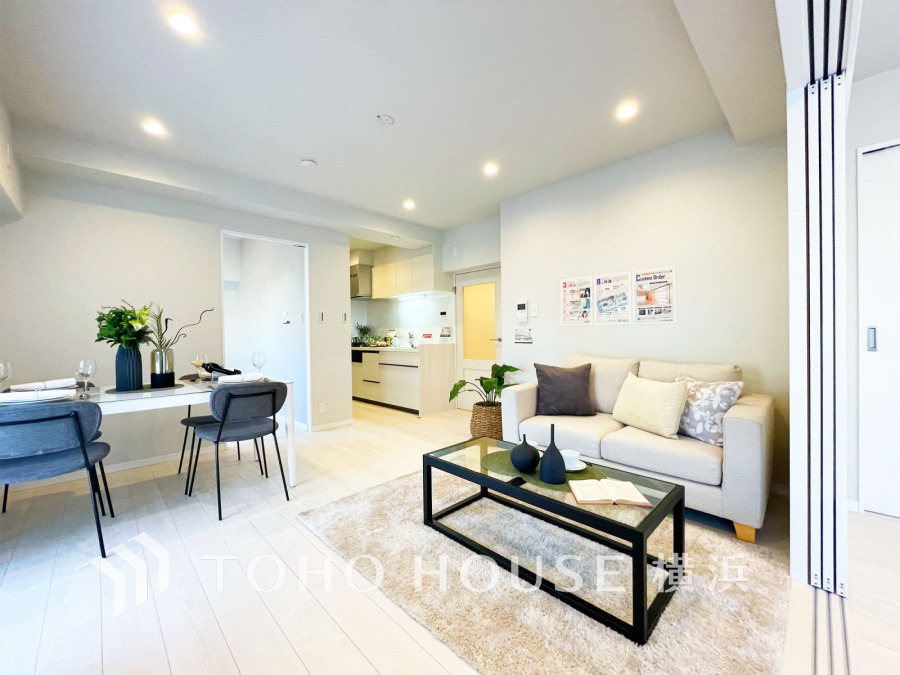 上質な時間を育む暮らしのメインステージ。寛ぎとコミュニケーションを育む居心地のよい場所。ここで楽しむ家族の時間が絆をより深めてくれそうです。