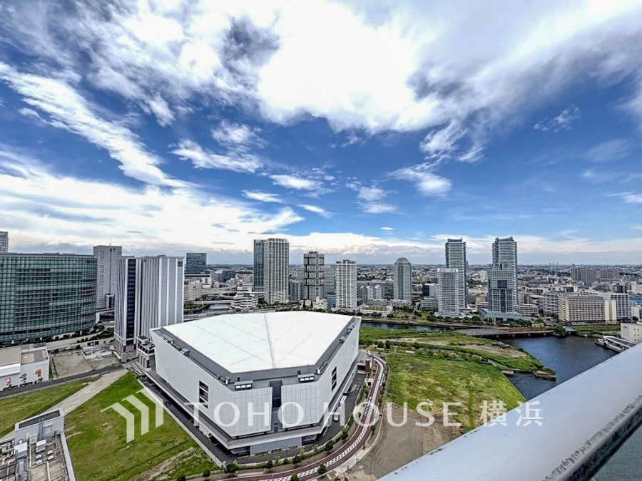 時の流れと共に装いを変える街の景観を独り占め。この街ならではの美しい風景を心ゆくまでお楽しみ下さい。