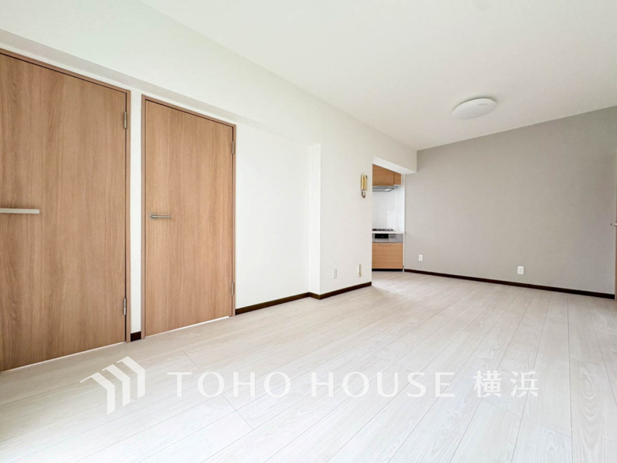 上質な時間を育む暮らしのメインステージ。寛ぎとコミュニケーションを育む居心地のよい場所。ここで楽しむ家族の時間が絆をより深めてくれそうです。