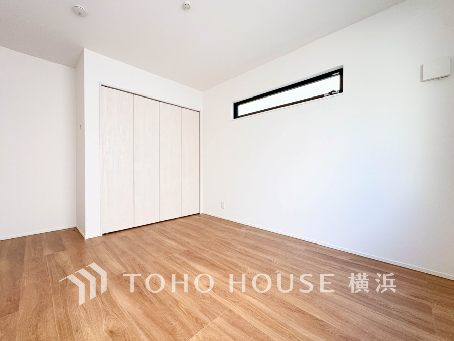 家族一人ひとりの大切なプライベート空間。趣味・感性で個性的に飾って頂けるようシンプルに仕上げてあります。自分時間を充実させながら心豊かなひとときを過ごすための大切な空間。