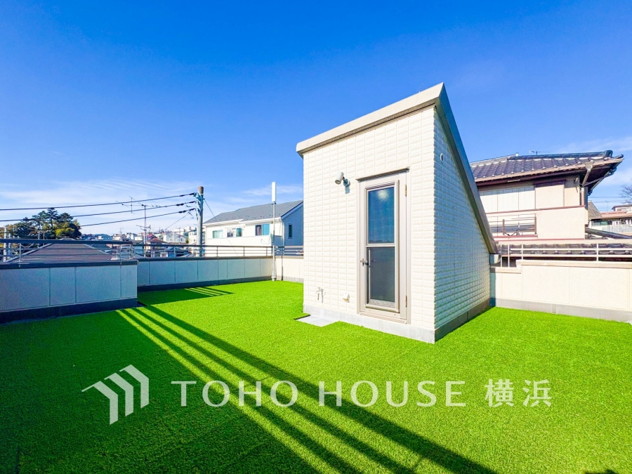 大空と眺望を心ゆくまで楽しめます。広々としたオープンエア空間が開放感あふれる毎日を演出。
