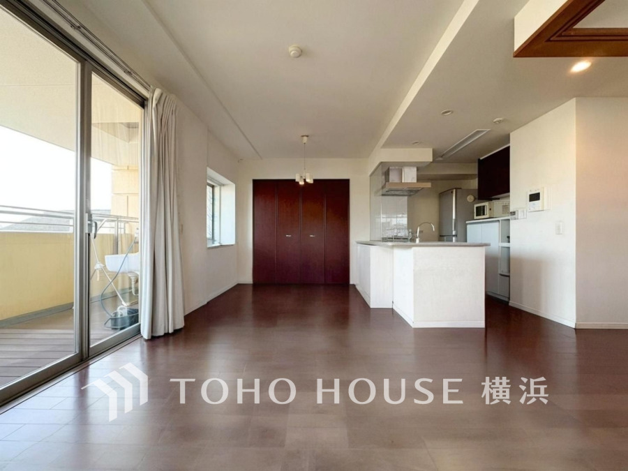 LDKは広々した大空間。家族やお客様との時間など、多くの時を刻む空間。何気なく過ぎる時でさえも上質なひと時となる快適な空間を目指して。