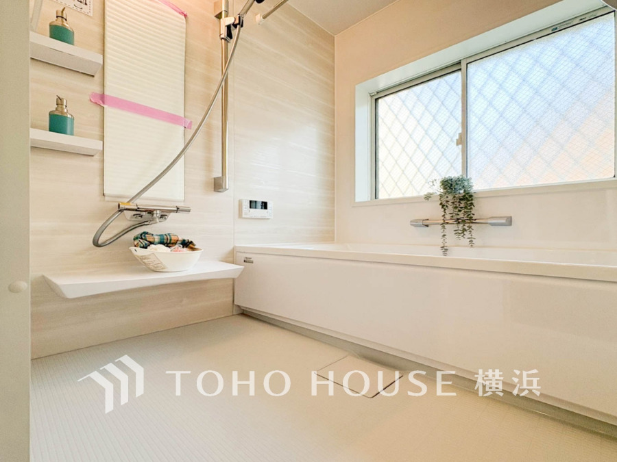 1日の疲れを取り心身を癒すことができる住まいの中のリラクゼーション空間、バスルーム。心からゆったりと寛いでいただけるよう、ゆとりのスペースを確保してます。