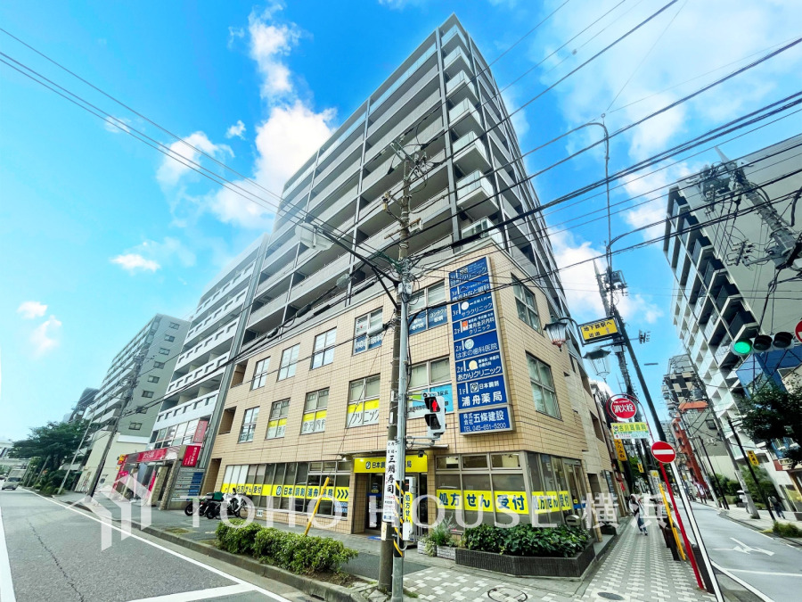 爽やかな青空の下に贅沢なほどに降り注ぐ陽光、豊かな居住性と、クオリティが見事に調和した住空間は、住まうことの喜びを感じさせてくれます。 