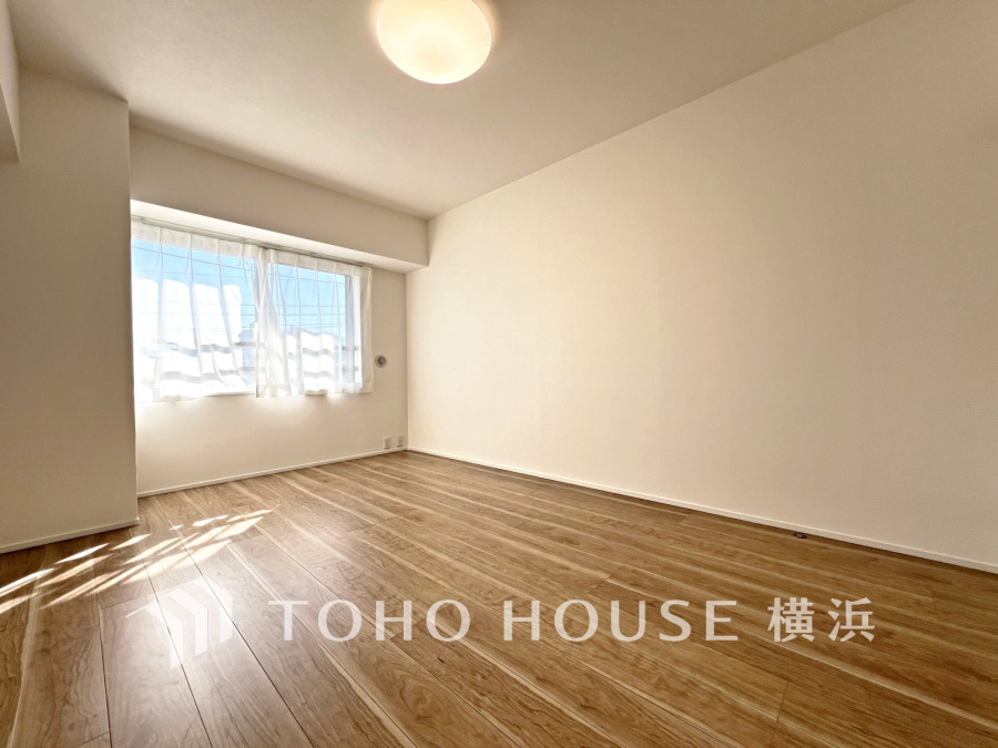 ゆとりと収納を確保した洋室。自分時間を充実させながら心豊かなひとときを過ごすための大切な空間です。
