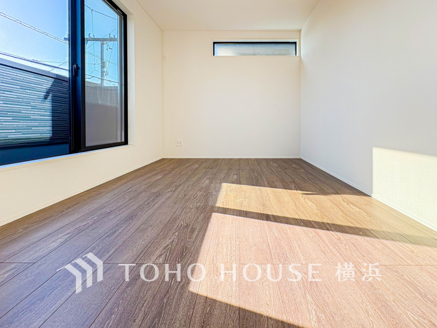 家族一人ひとりの大切なプライベート空間。趣味・感性で個性的に飾って頂けるようシンプルに仕上げてあります。自分時間を充実させながら心豊かなひとときを過ごすための大切な空間。