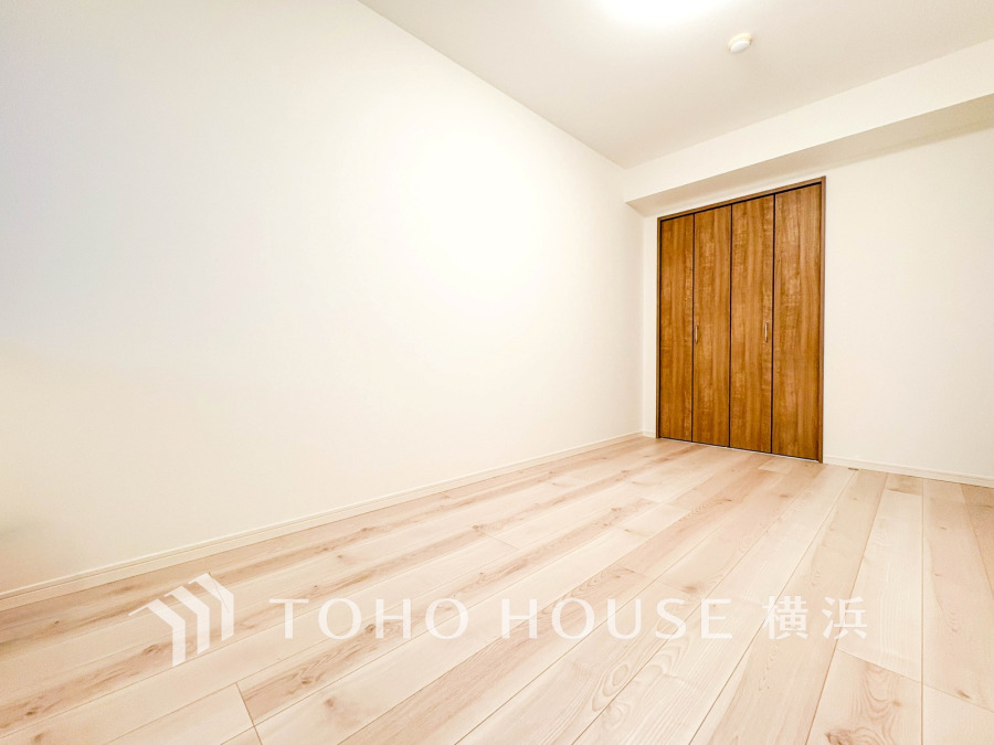 快適に過ごす条件は、一人ひとり違います。飾リ過ぎないシンプルな内装と偏り過ぎないデザインで統一しております。居住していく中でオーナー様だけの【マイホーム】に創り上げて下さい。