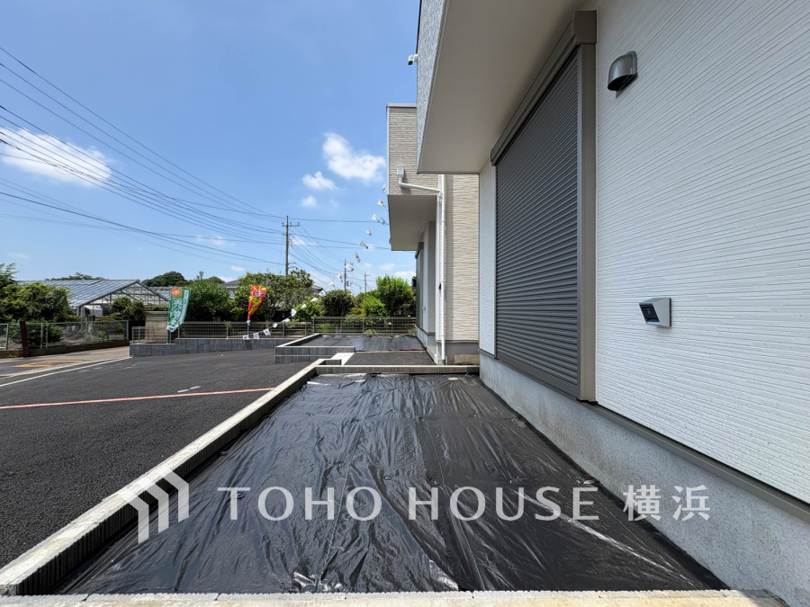 たっぷり降り注ぐ日差しの下バーベキューを楽しんだり、大切な家族やペットと楽しく安らぐ休日を過ごせそうですね。